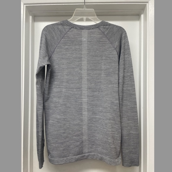 Lululemon Swiftly Tech Long Sleeve 2.0 Tempo Stripe EUC - Picture 9 of 11